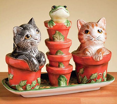 Garden Kitty Salt And Pepper Shakers With Base